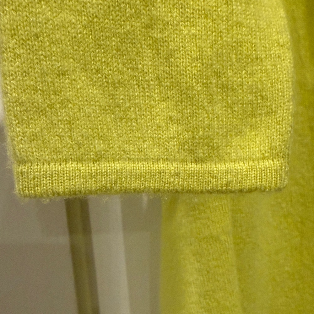 Neiman Marcus Chartreuse Cashmere Basic Open Card… - image 3
